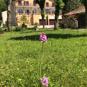 https://le-castel-fleuri.hotels-rhonealpes.com